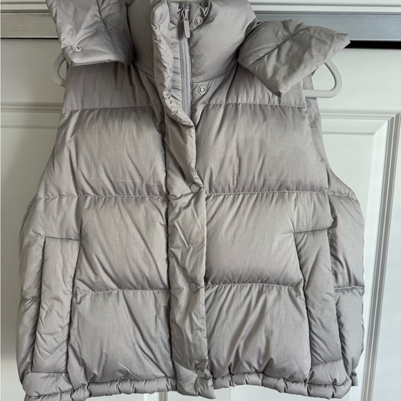 lululemon athletica Gray Puffer Vest - Picture 3 of 13